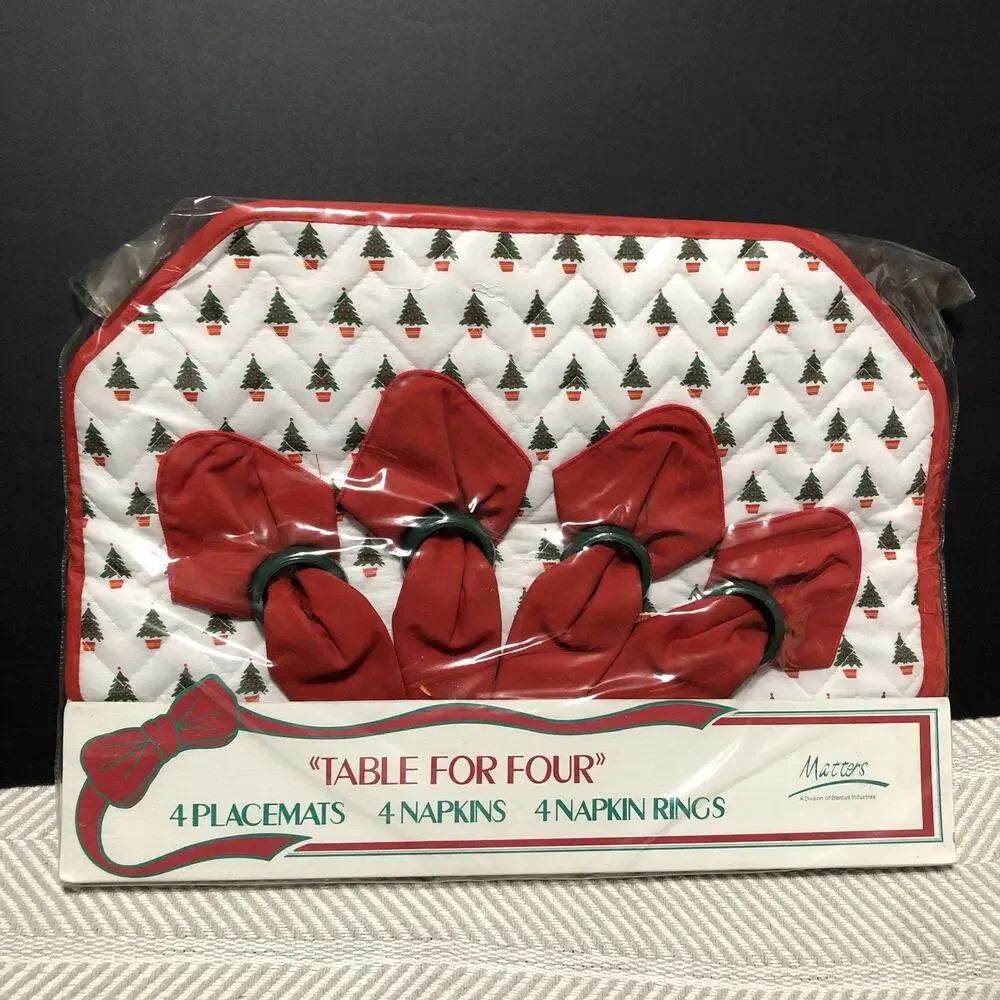 Christmas Placemat Napkin Set By Matters Table for Four Red Green Vintage NEW